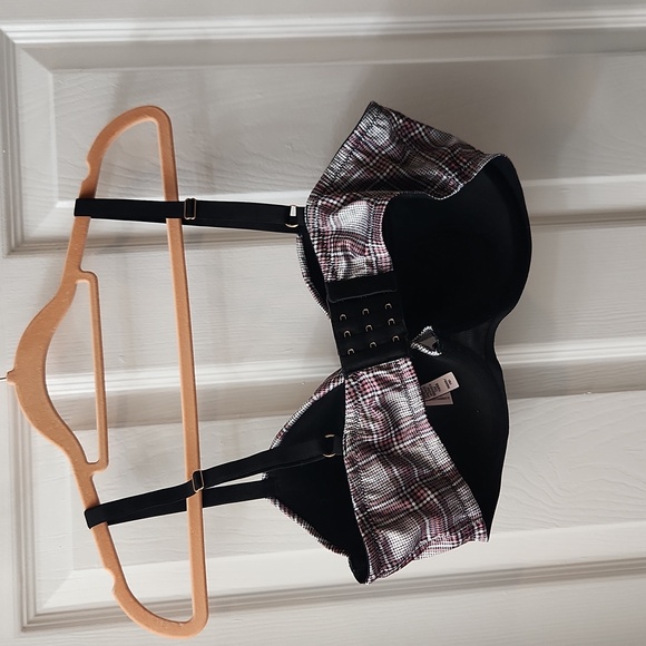 Victoria's Secret Bra - Picture 2 of 4